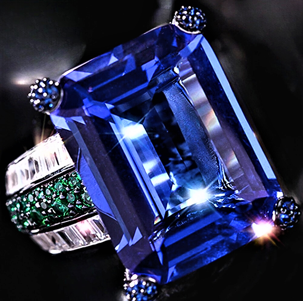 Fascione Fantasia con Moissanite Blu Certificata Taglio Smeraldo da 18 carati