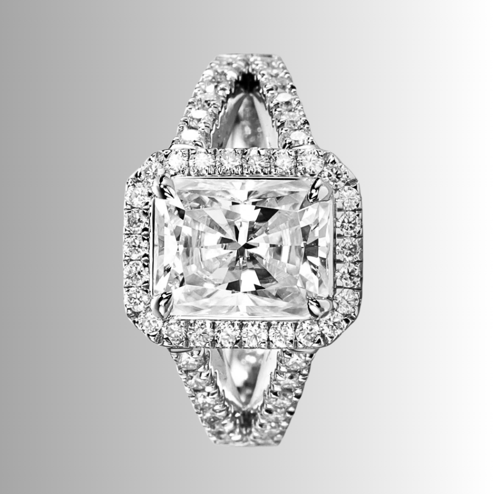 Anello con Moissanite Taglio Radiant per tot ct 3,57