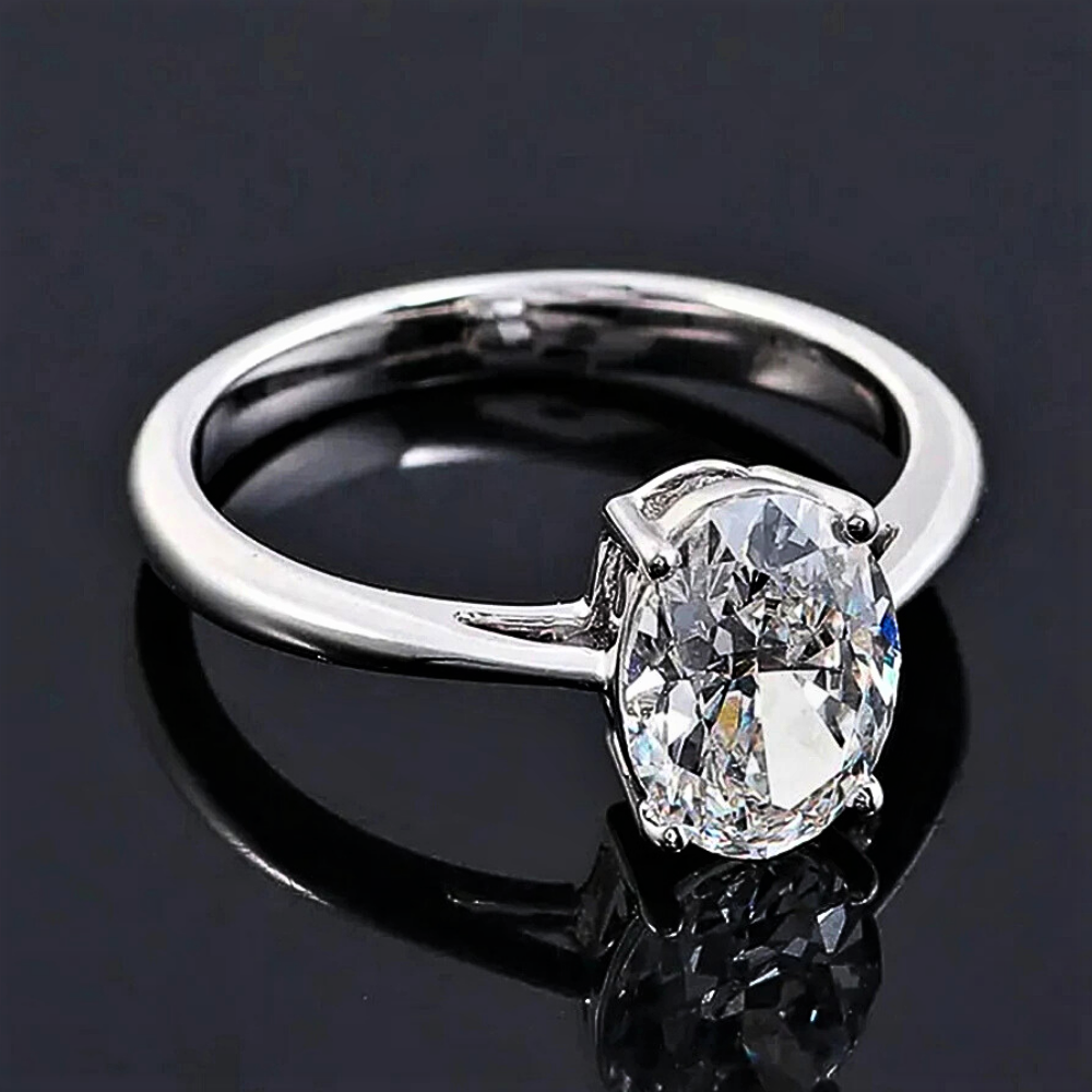 Solitario con Moissanite Taglio Ovale