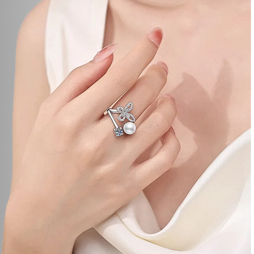 Anello a Farfalla con Moissanite e Perla