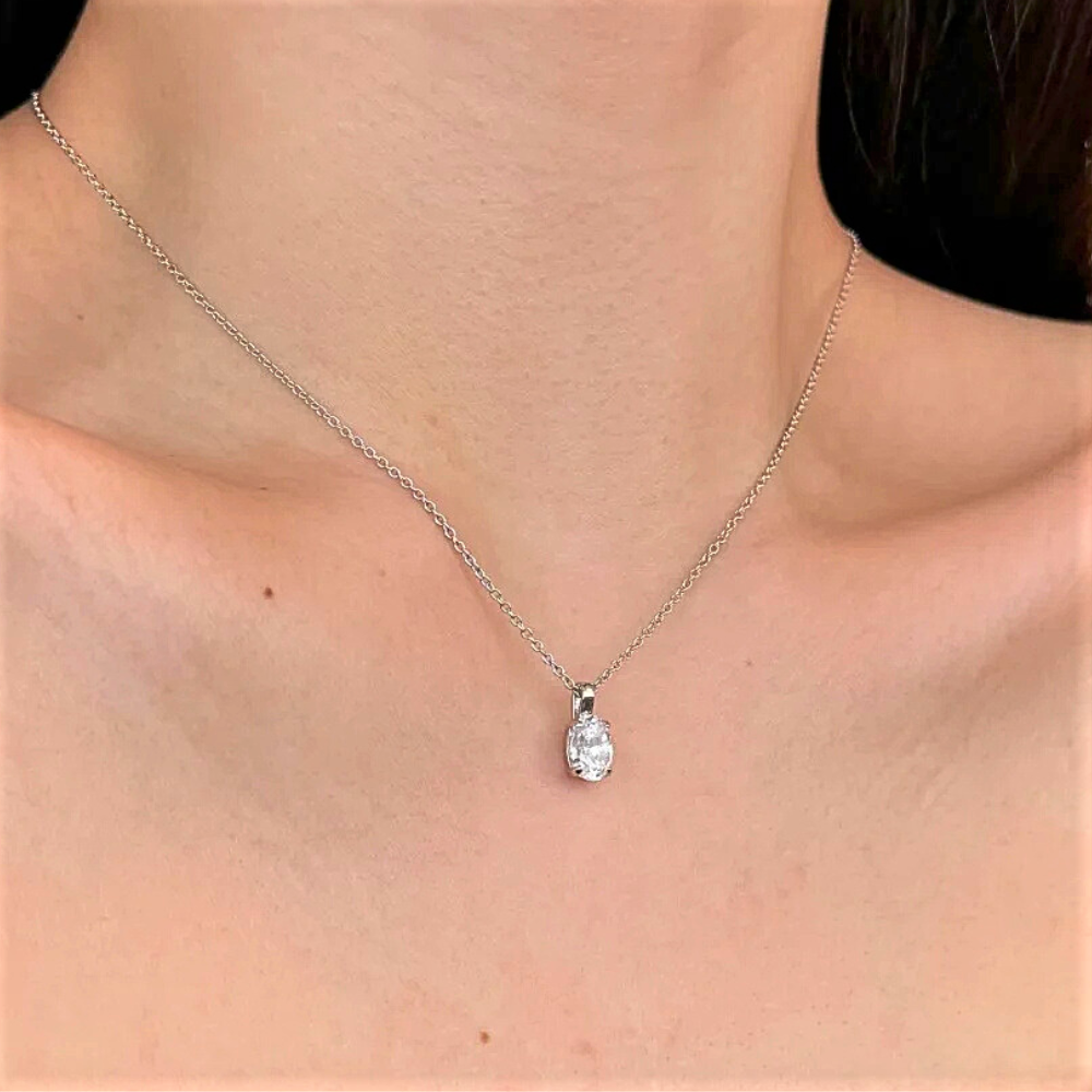 Collana Punto Luce con Moissainite Taglio Ovale Certificata