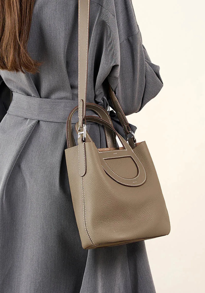 Borsa Tote a Secchiello in Vera Pelle di Vitellino