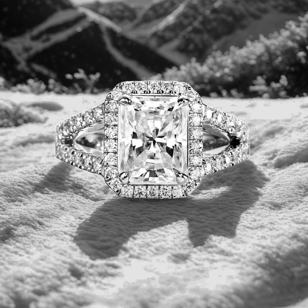 Anello con Moissanite Taglio Radiant per tot ct 3,57