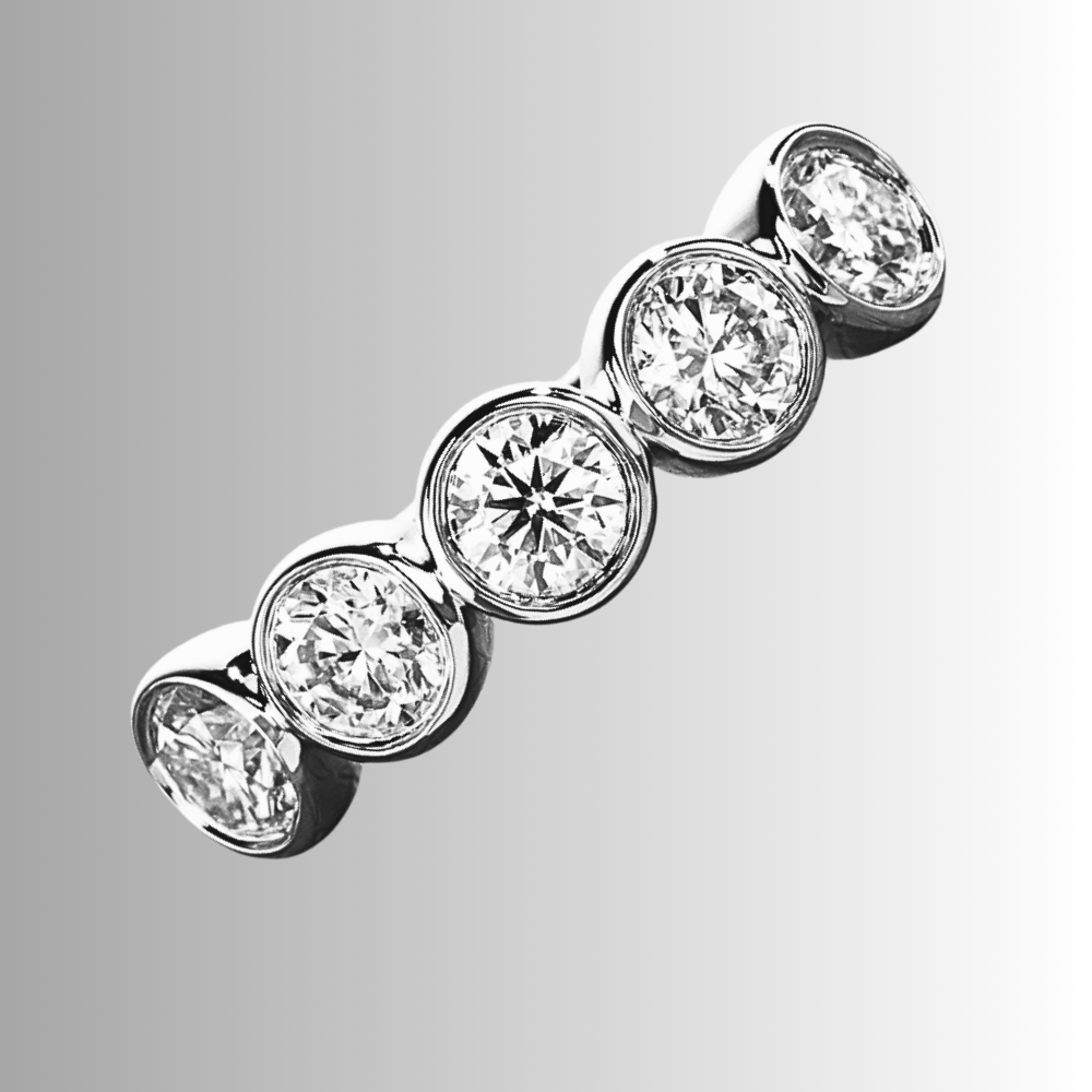 Fede con 5 Castoni Tondi e Moissaniti per ct 1,50