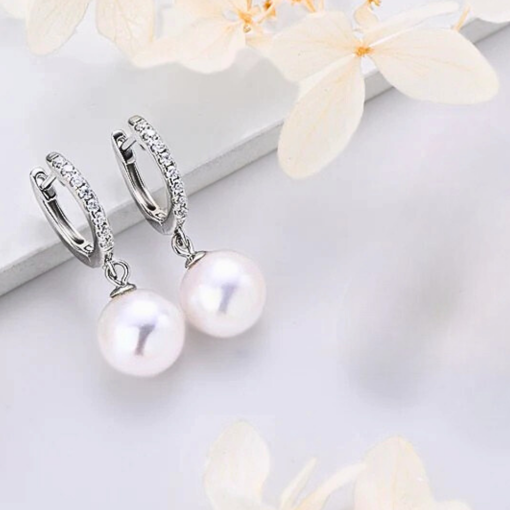 Orecchini ad Anello Ovale con Moissaniti e Perle Naturali