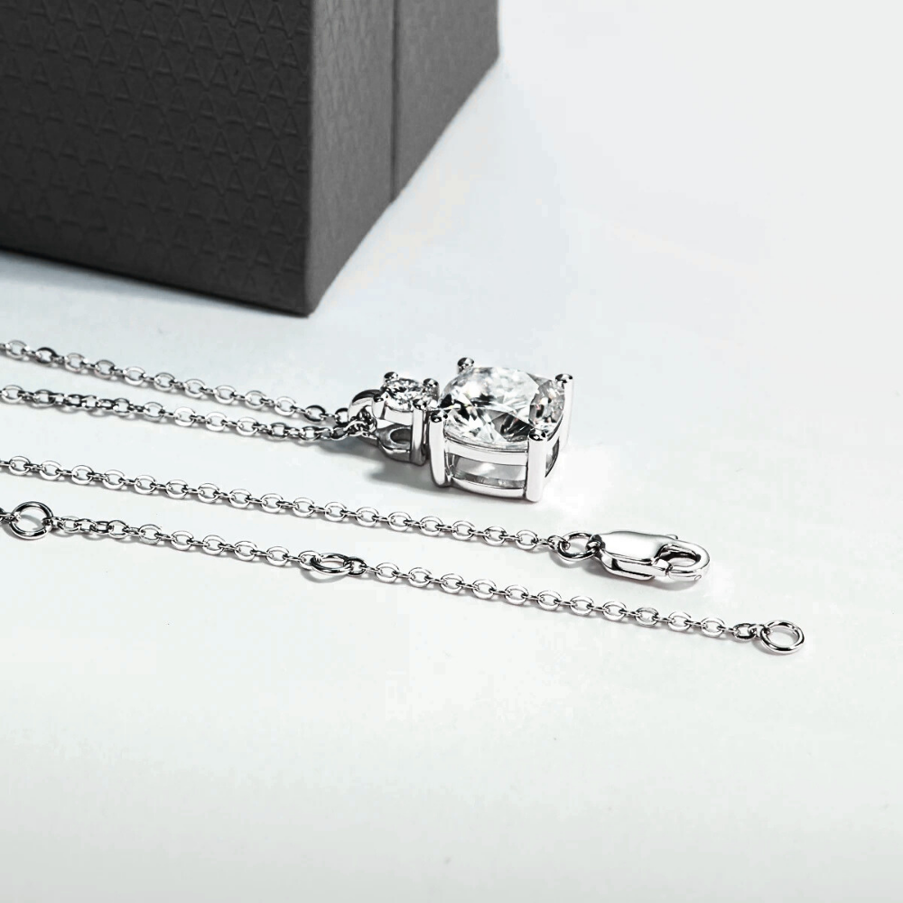 Collana con Pendente in Moissanite Taglio Cuscino