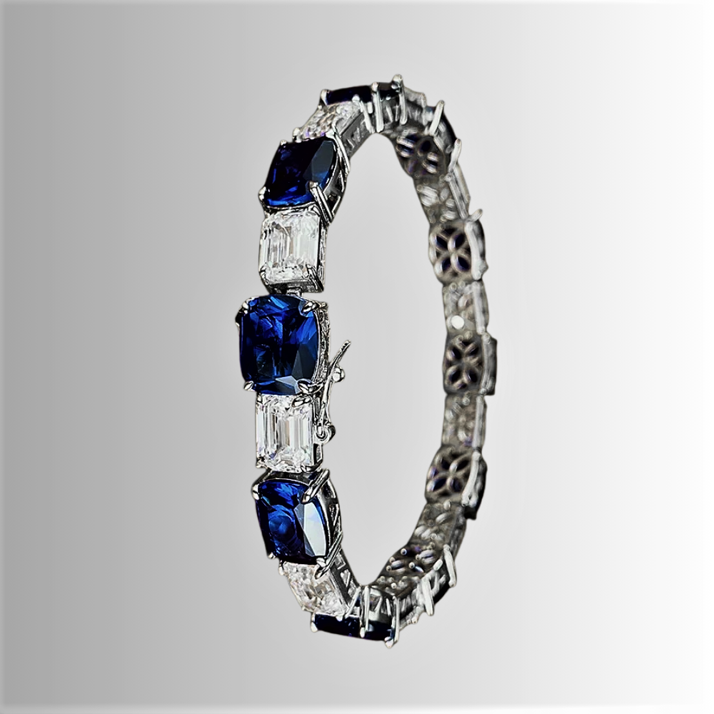 Bracciale con Zaffiri Coltivati Taglio Cuscino e Diamanti Taglio Smeraldo