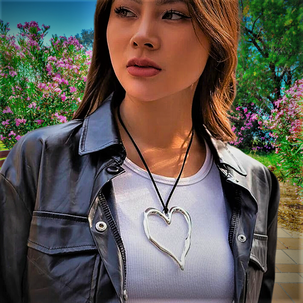 Collar "Grande Amore": un faro para tu estilo