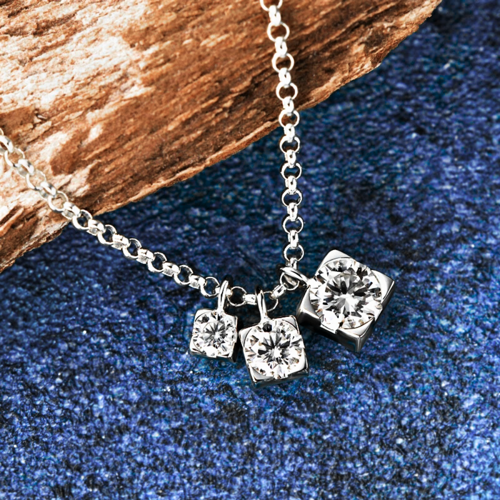 Collana a Tre Ciondoli con Moissaniti per ct 0,90