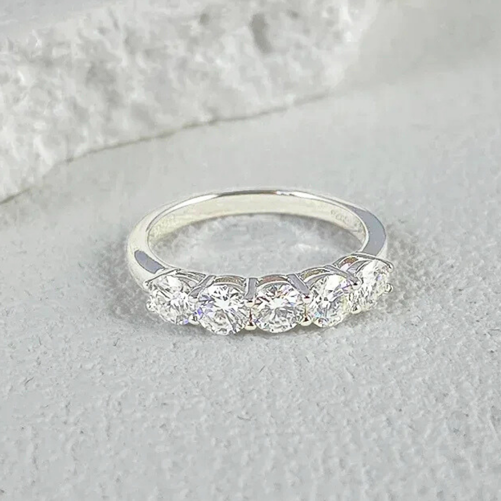 Fede a 5 pietre con  Moissaniti per ct 1,50