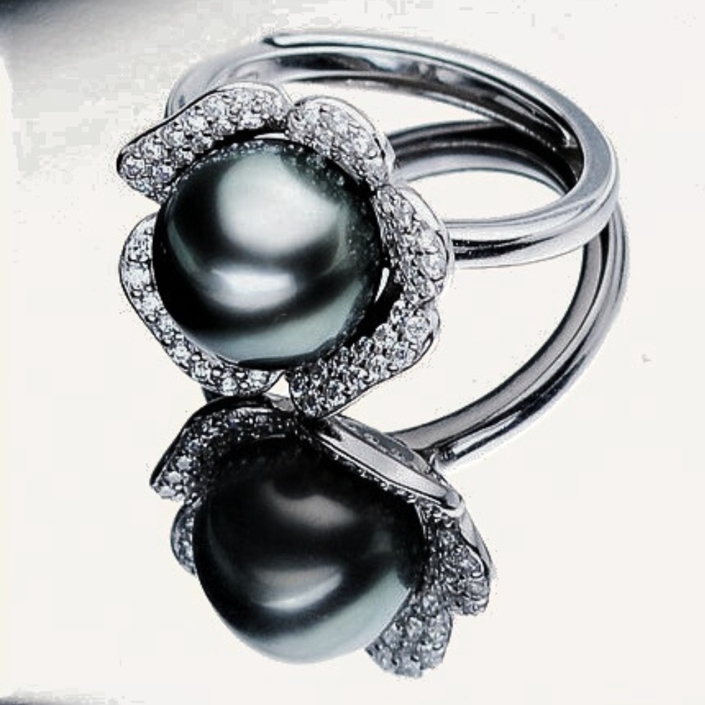 "South Sea" Ring with Natural Tahitian Pearl 