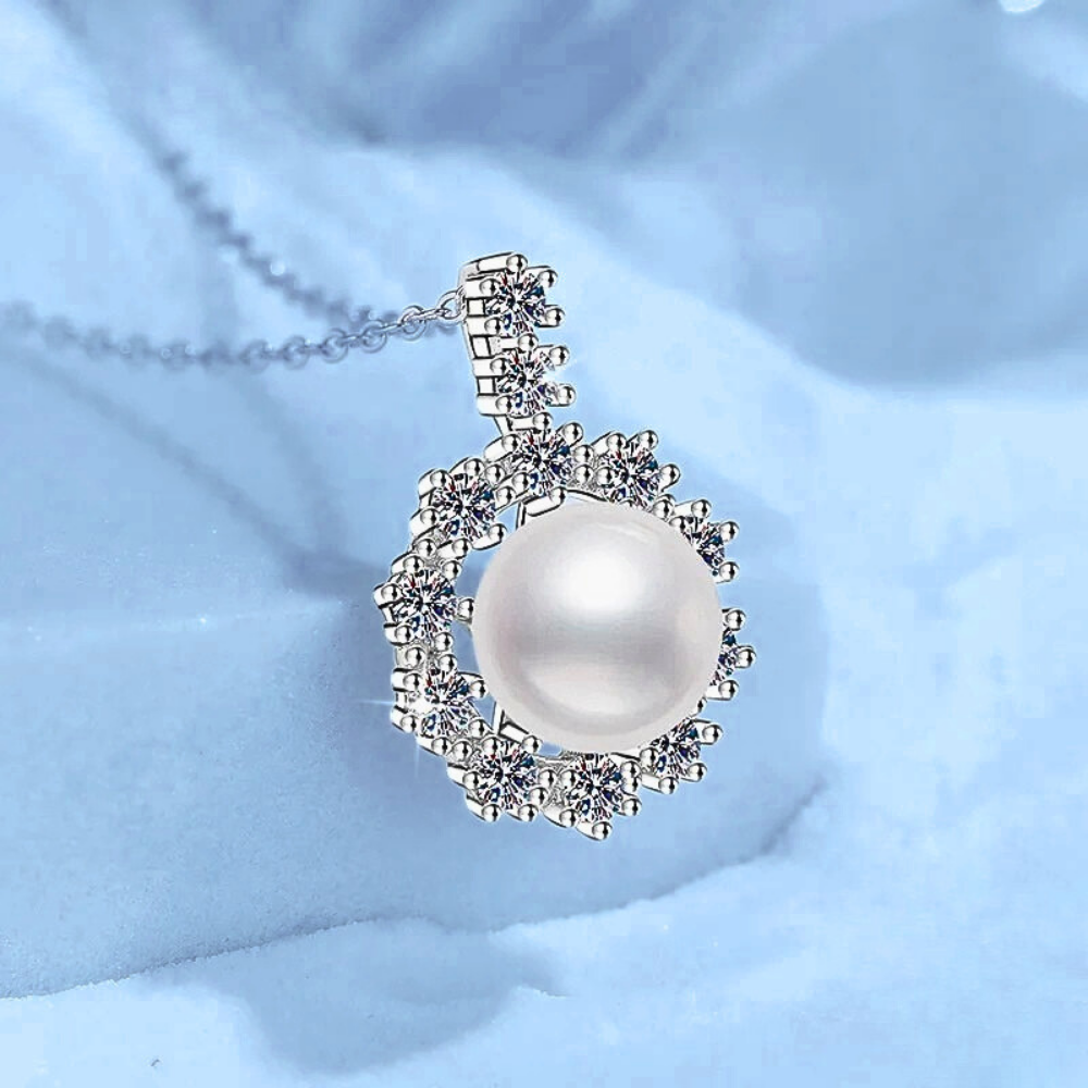 Collana con Perla Naturale e contorno di Moissaniti