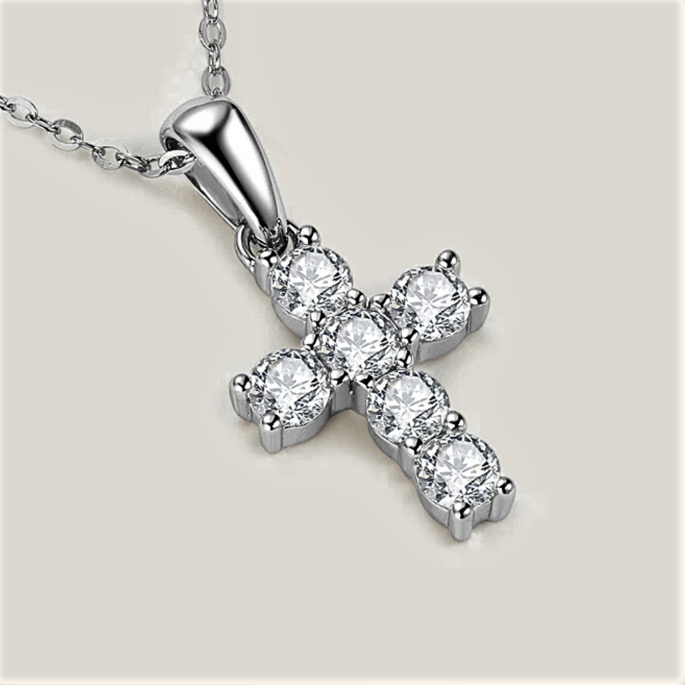 Collana "Croce di Luce" – Simbolo Eterno, Eleganza Contemporanea