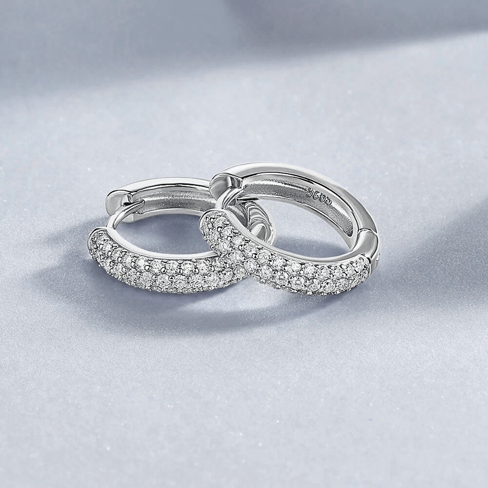 Orecchini Ovali con Pavè di Moissaniti