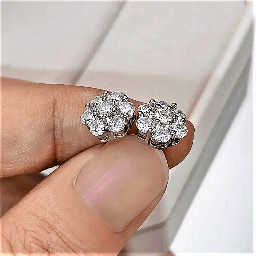 Orecchini a Fiore con 14 Moissaniti: Eleganza Brillante, Stile Senza Tempo