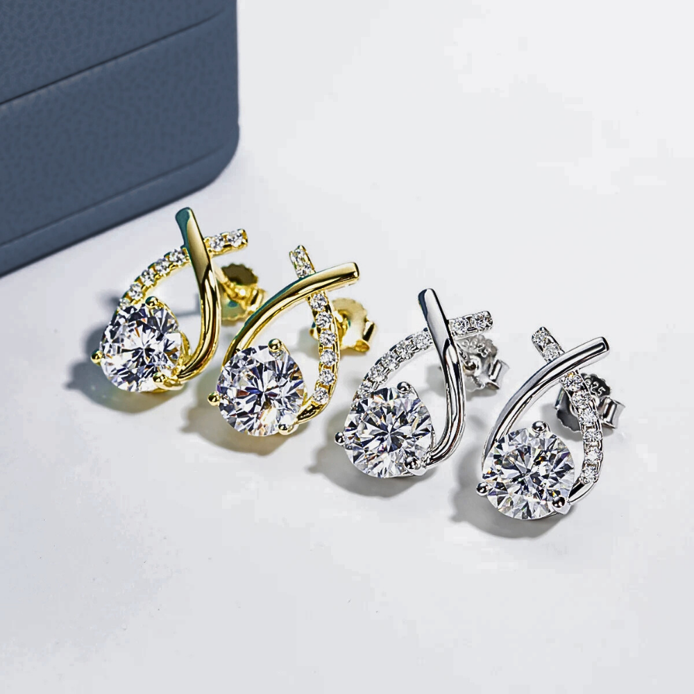 Orecchini a Nodo con Moissaniti per ct 4,28