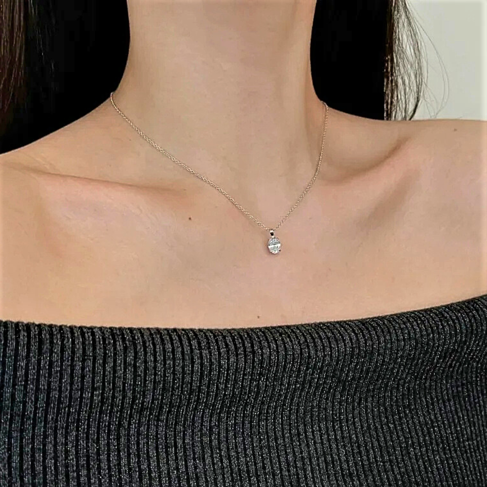 Collana Punto Luce con Moissainite Taglio Ovale Certificata