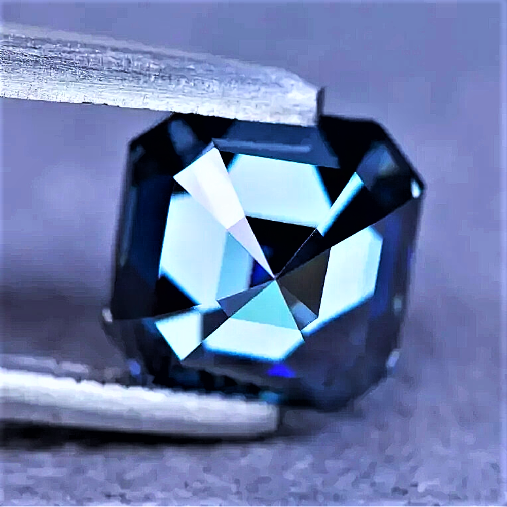 Moissanite Royal Blue Taglio Asscher Certitificata