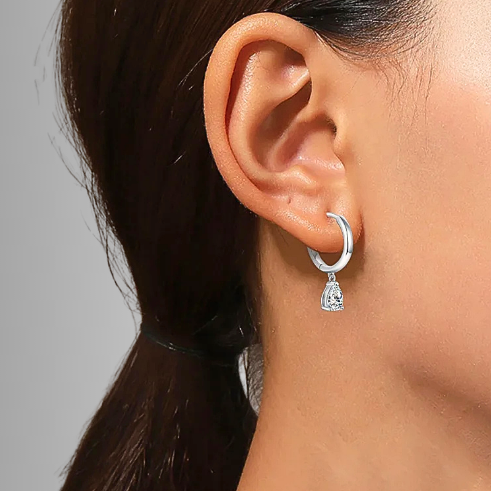 Orecchini ad anello con Moissanite Taglio Goccia per ct 1,00
