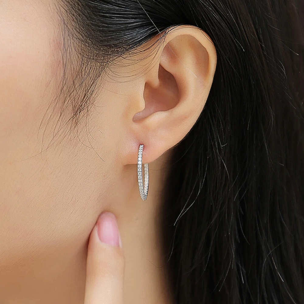 Orecchini a Cerchio Aperto con Striscia di Moissaniti