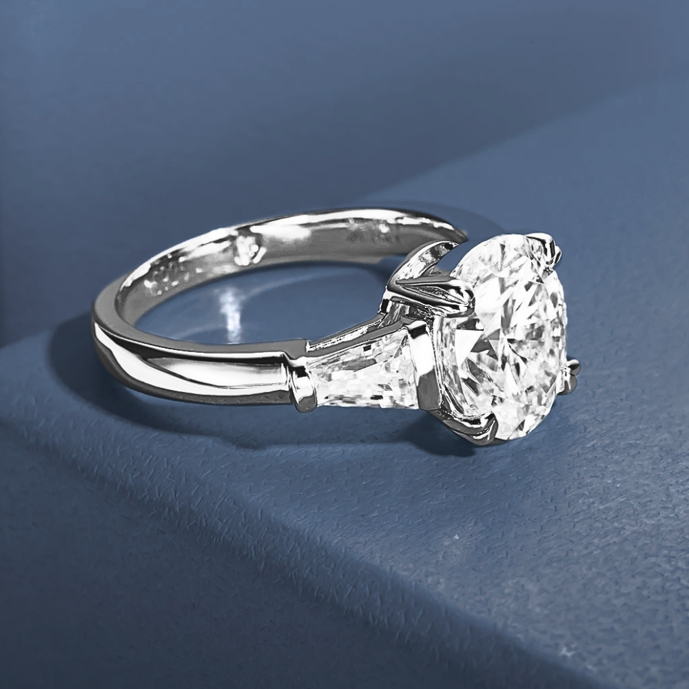 Trilogy con Moissanite Taglio Ovale e Teepers per ct 3,80