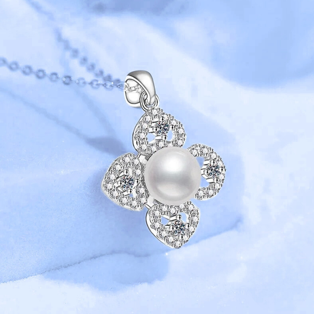Collana a 4 Cuori con Moissaniti e Perla Naturale