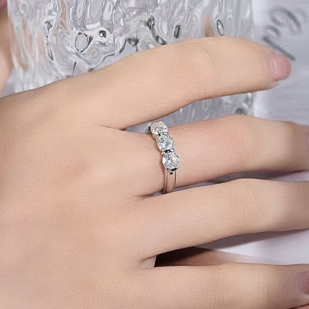 Trilogy in Moissanite per ct 1,5