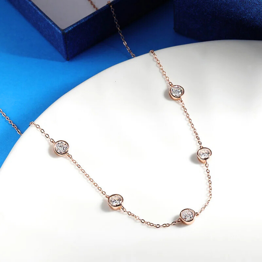 Collana con 5 Castoni Tondi con Moissanite per ct 2,50