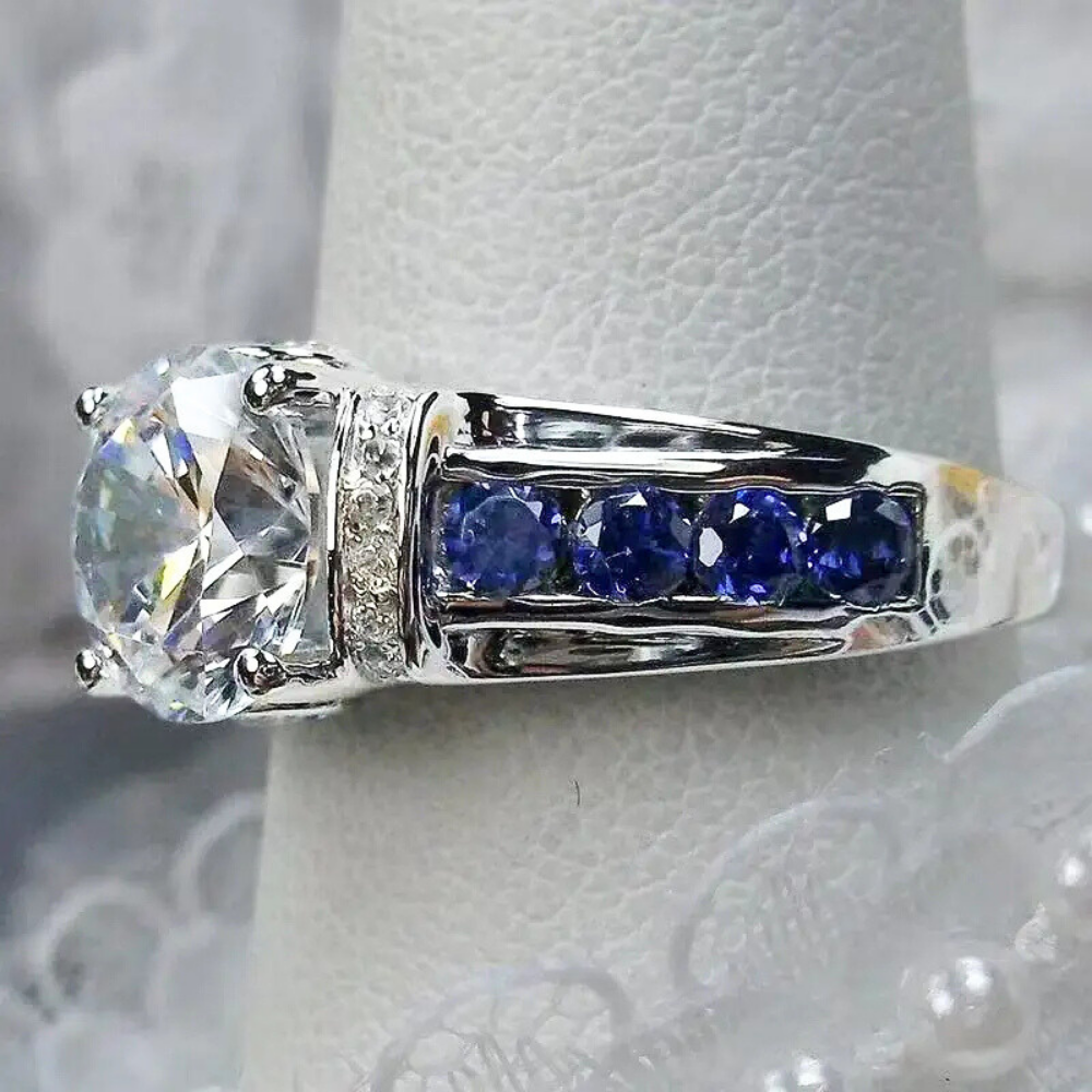 Fascia in Moissaniti con pietra centrale da ct 2,00