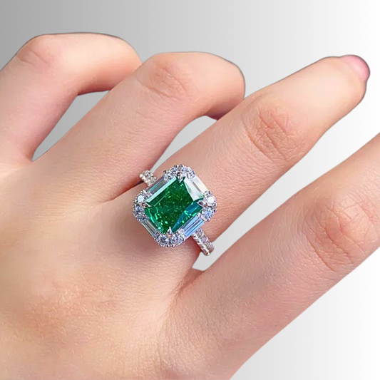 Anello con Smeraldo creato in Laboratorio per ct 3,00