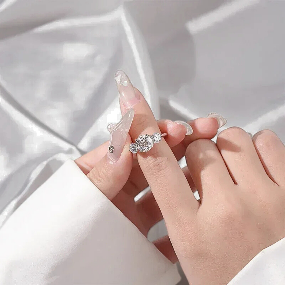 Trilogy con Moissanite Certificata da 2 o 4 Carati