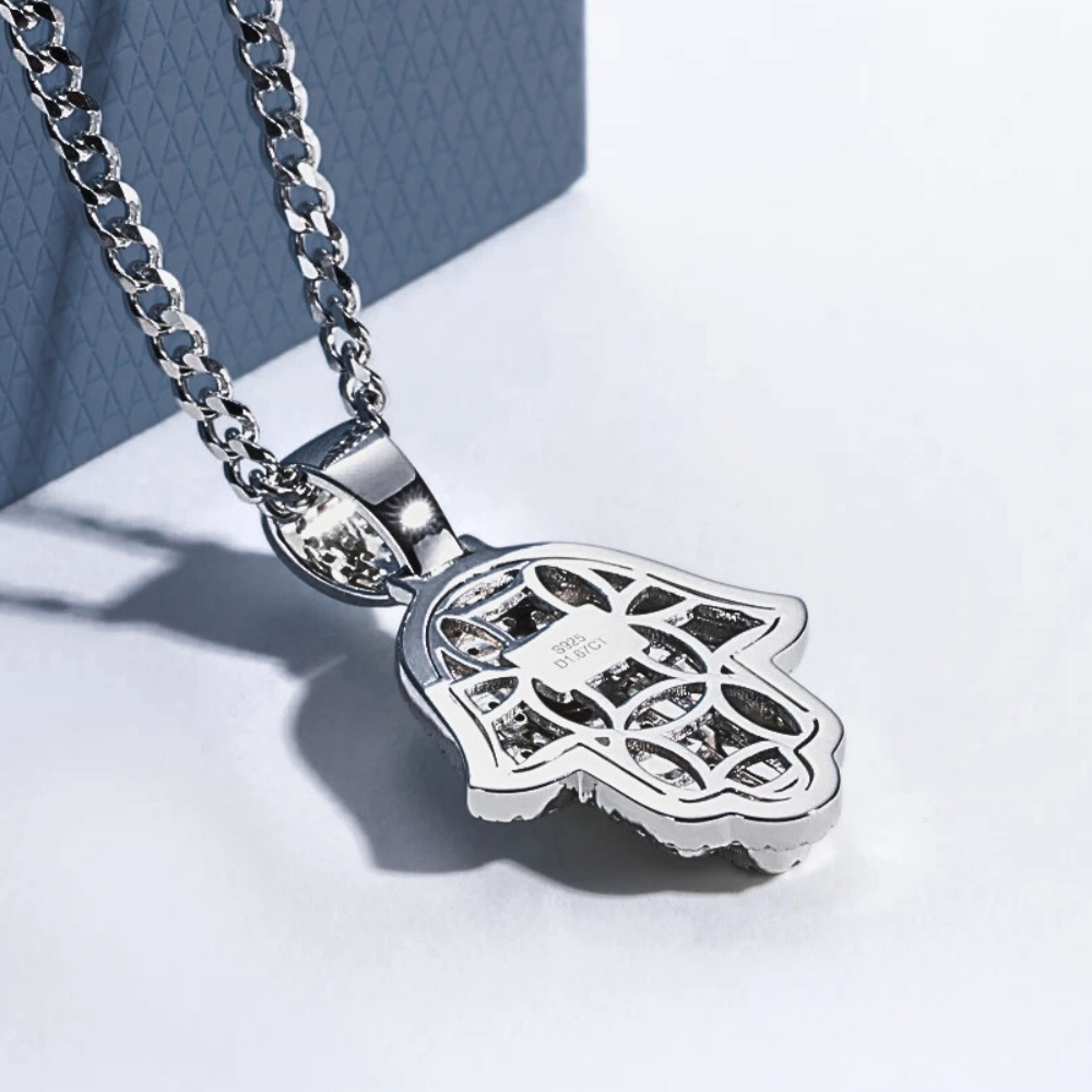 Collana "Mano di Fatima" in Moissanite D Color