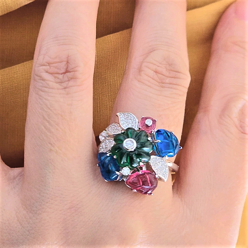 Anello con Smeraldi, Rubini, Zaffiri e Brillanti Sintetici ad Alto Contenuto di Carbonio