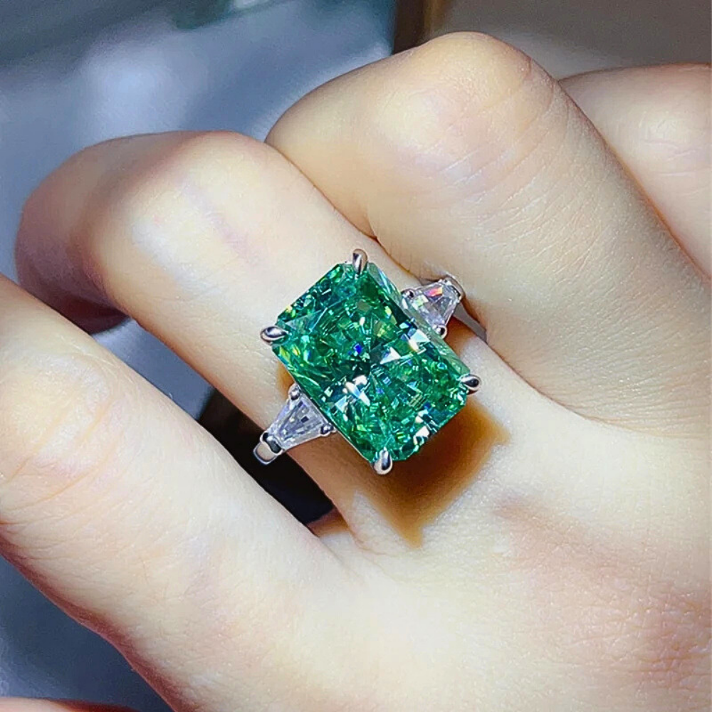 Fascione con Moissanite Taglio Radiant da 5 o 10 ct