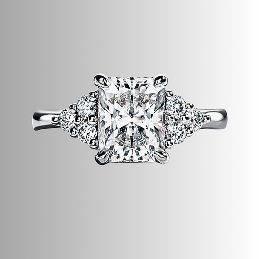 Trilogy con Moissanite Taglio Radiant e Taglio Brillante