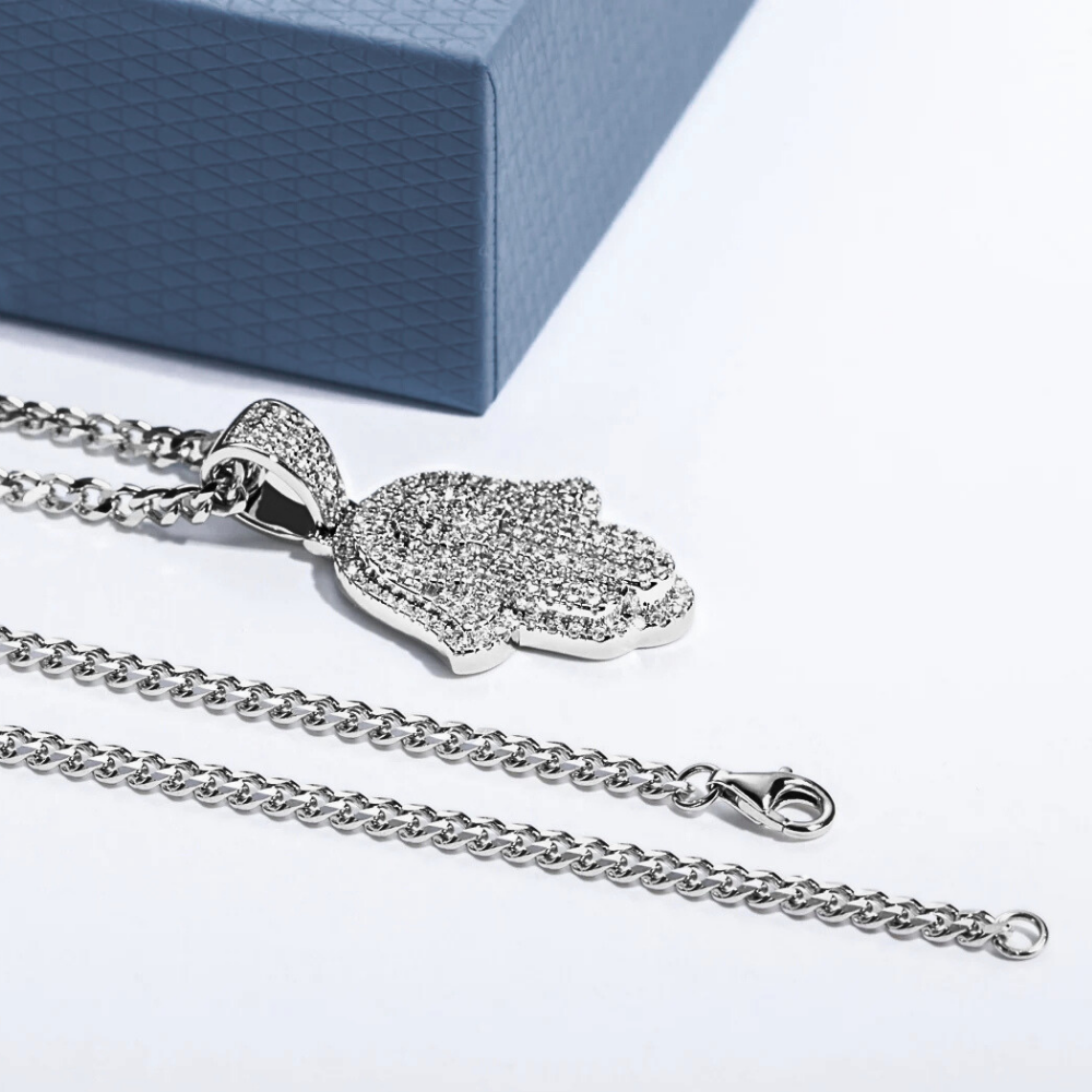 Collana "Mano di Fatima" in Moissanite D Color