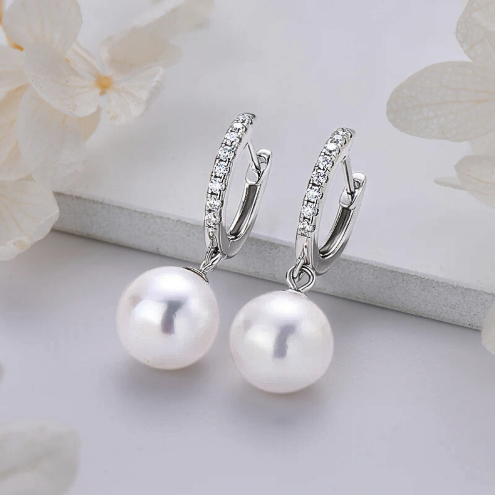 Orecchini ad Anello Ovale con Moissaniti e Perle Naturali