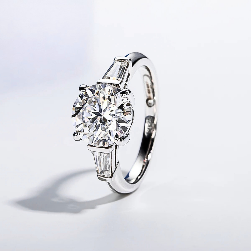 Trilogy con Moissanite per ct 3,60