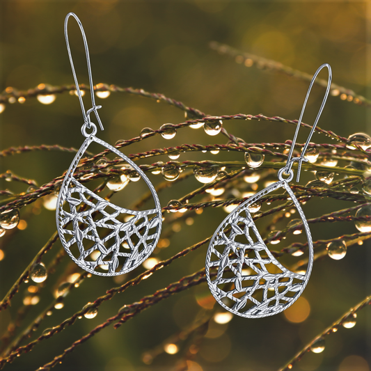 Pendientes de gota de rocío: elegancia geométrica