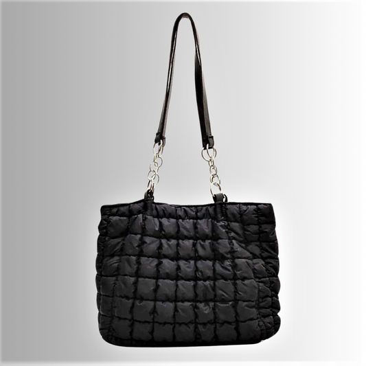 Bolso de nailon acolchado La elegancia se une a la cotidianidad 