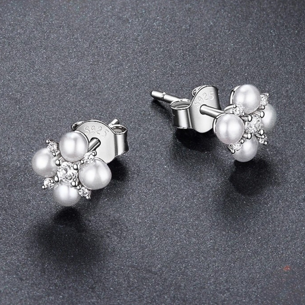 Orecchini a Quadrifoglio con Moissaniti e Perle Naturali