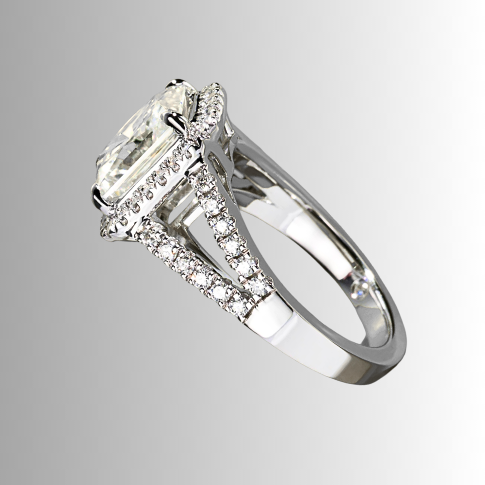 Anello con Moissanite Taglio Radiant per tot ct 3,57