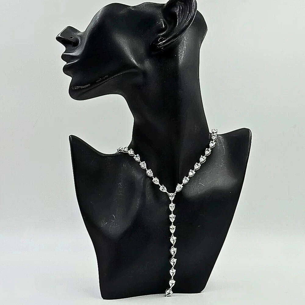 Collana Pendente con Moissaniti Taglio Goccia per ct 29,50