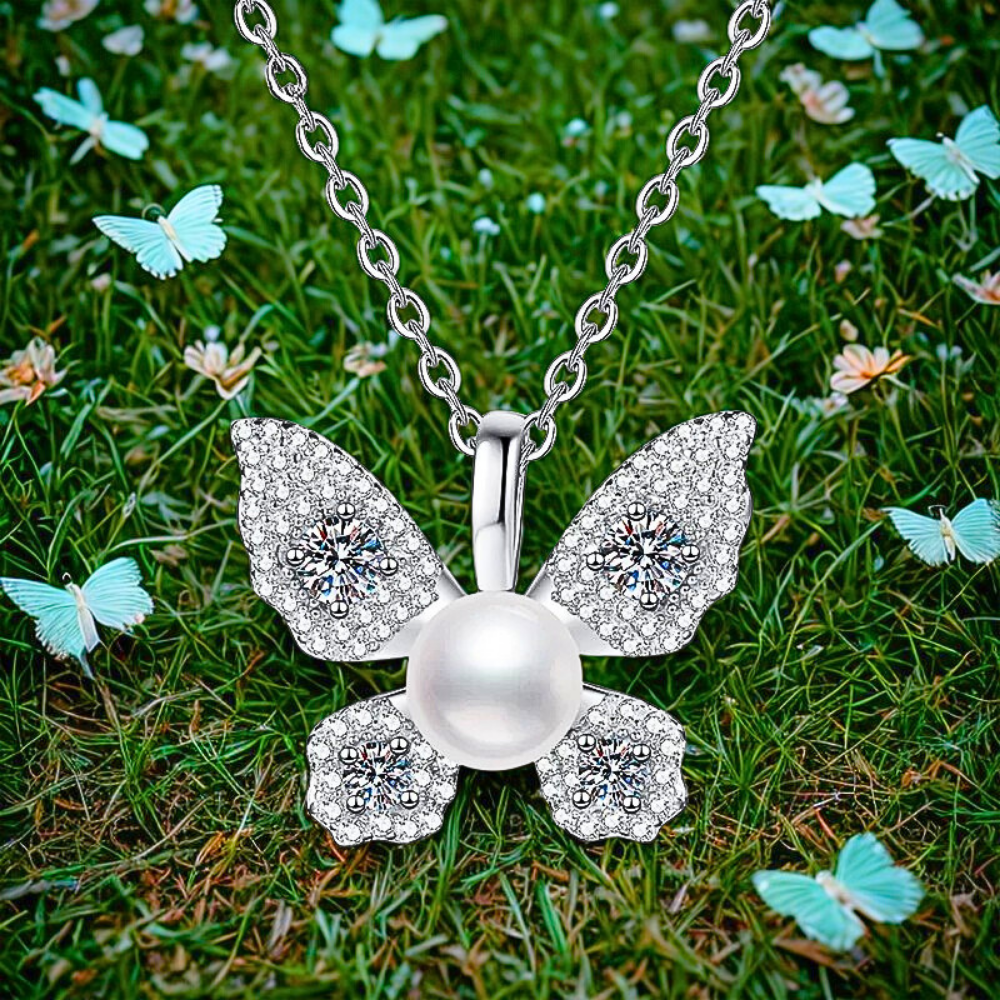 Collana a Farfalla con Moissaniti e Perle Naturali