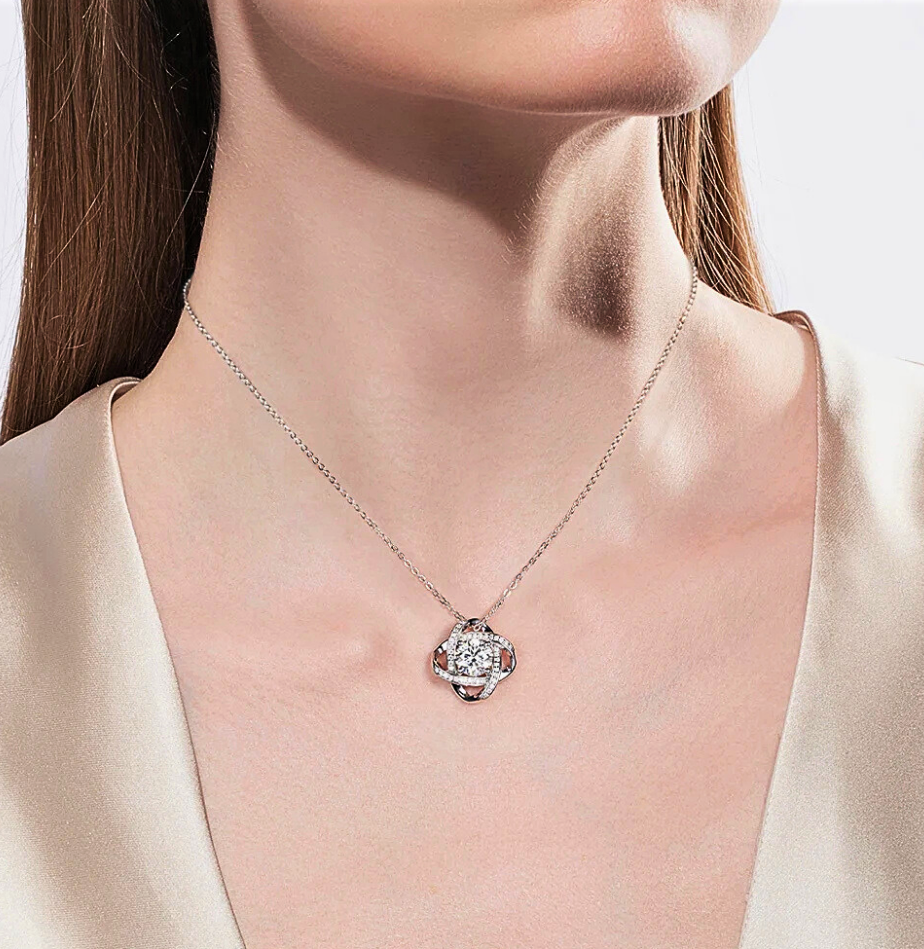 Collana "Nodo d'Amore" con Moissanite da ct 3,00