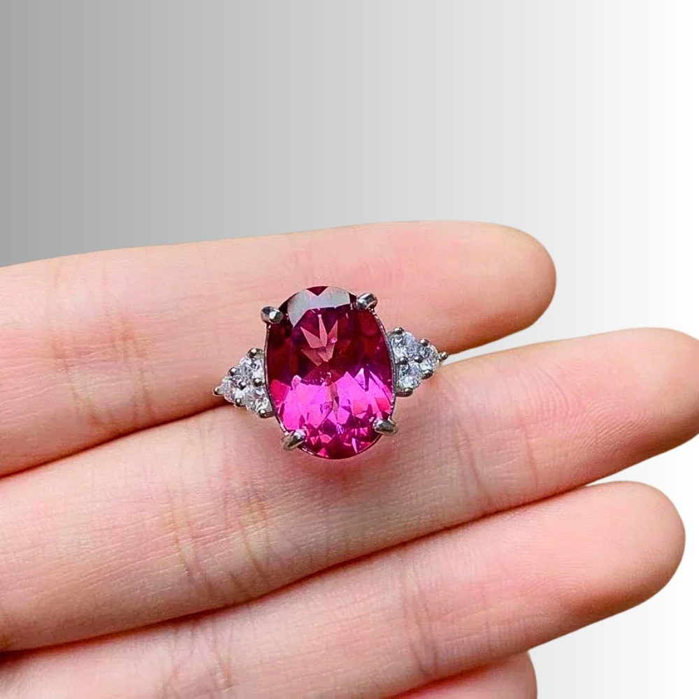 Anello con Zaffiro Rosa Ovale creato in Laboratorio di ct 6,00