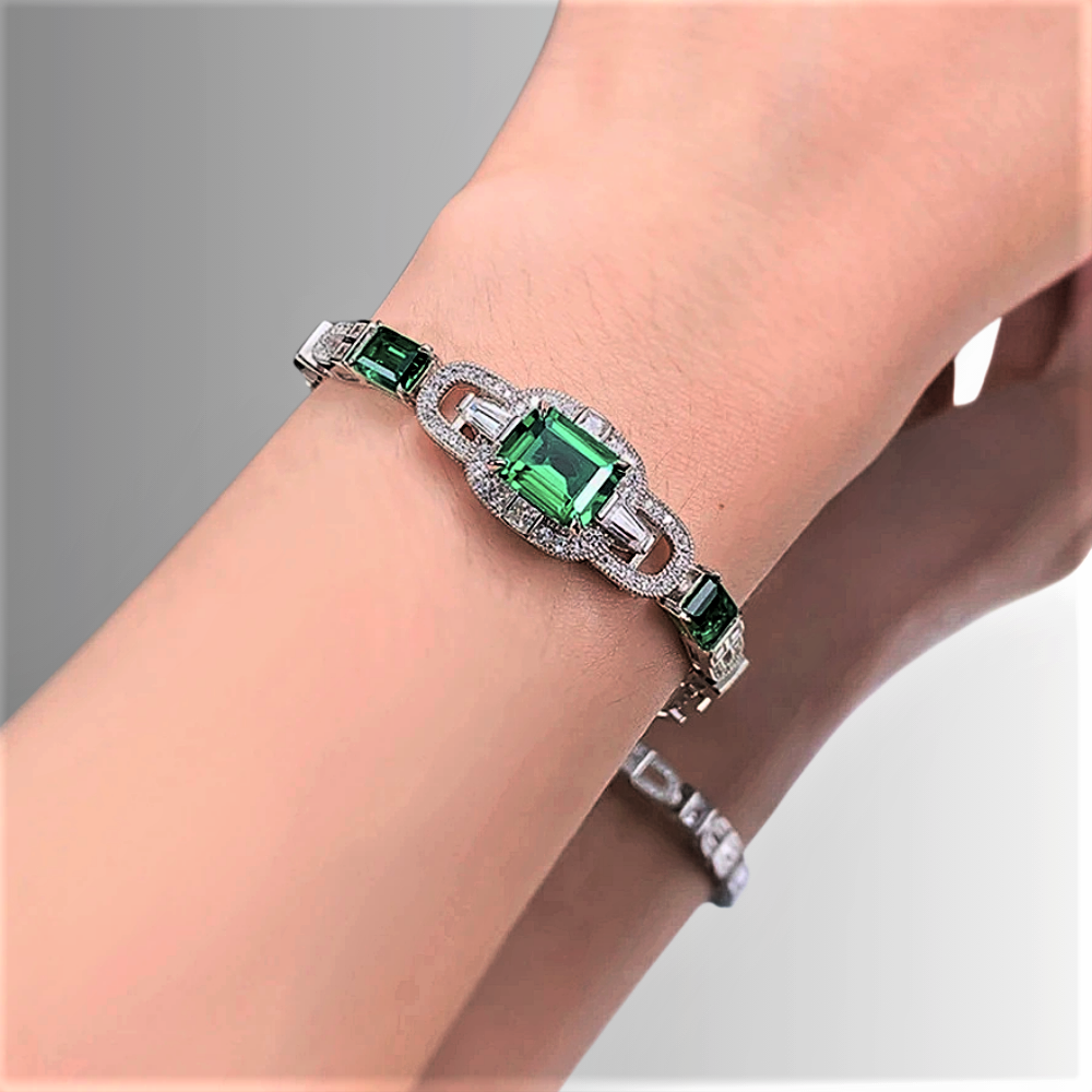 Bracciale con Smeraldi e Diamanti Sintetici ad Alto Contenuto di Carbonio