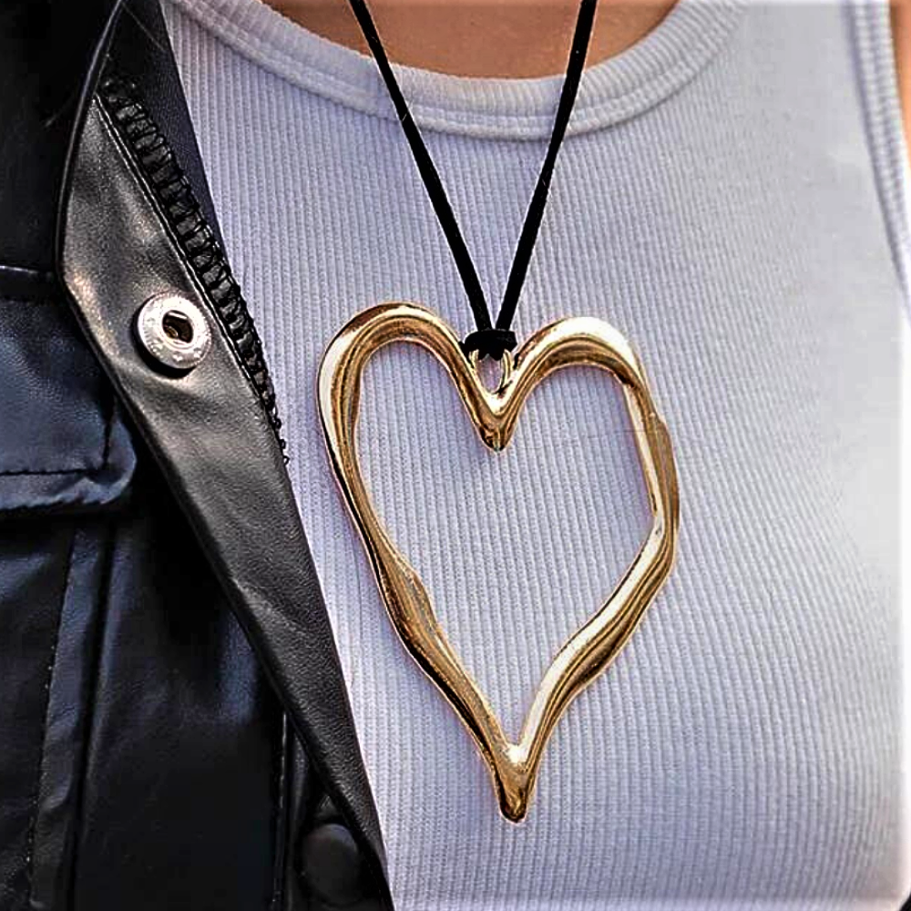 Collar "Grande Amore": un faro para tu estilo