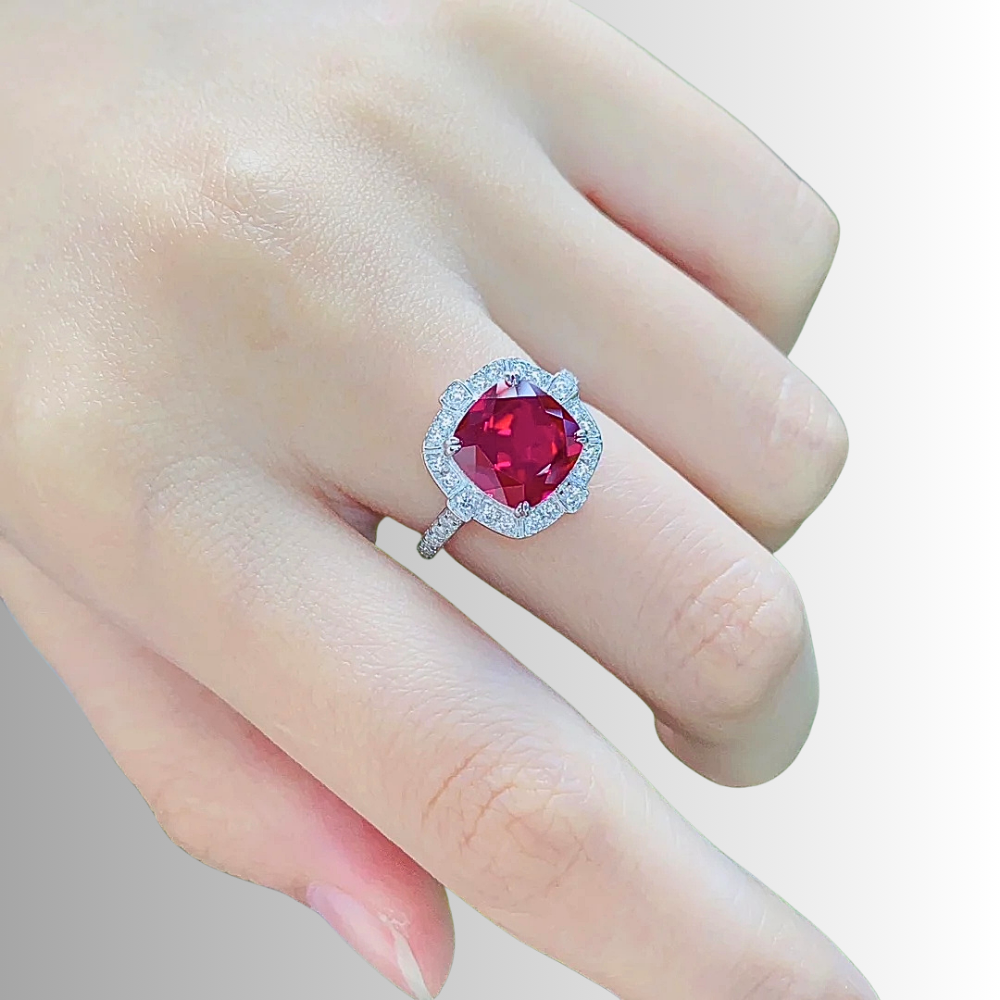 Anello con Rubino creato in Laboratorio per ct 3,50