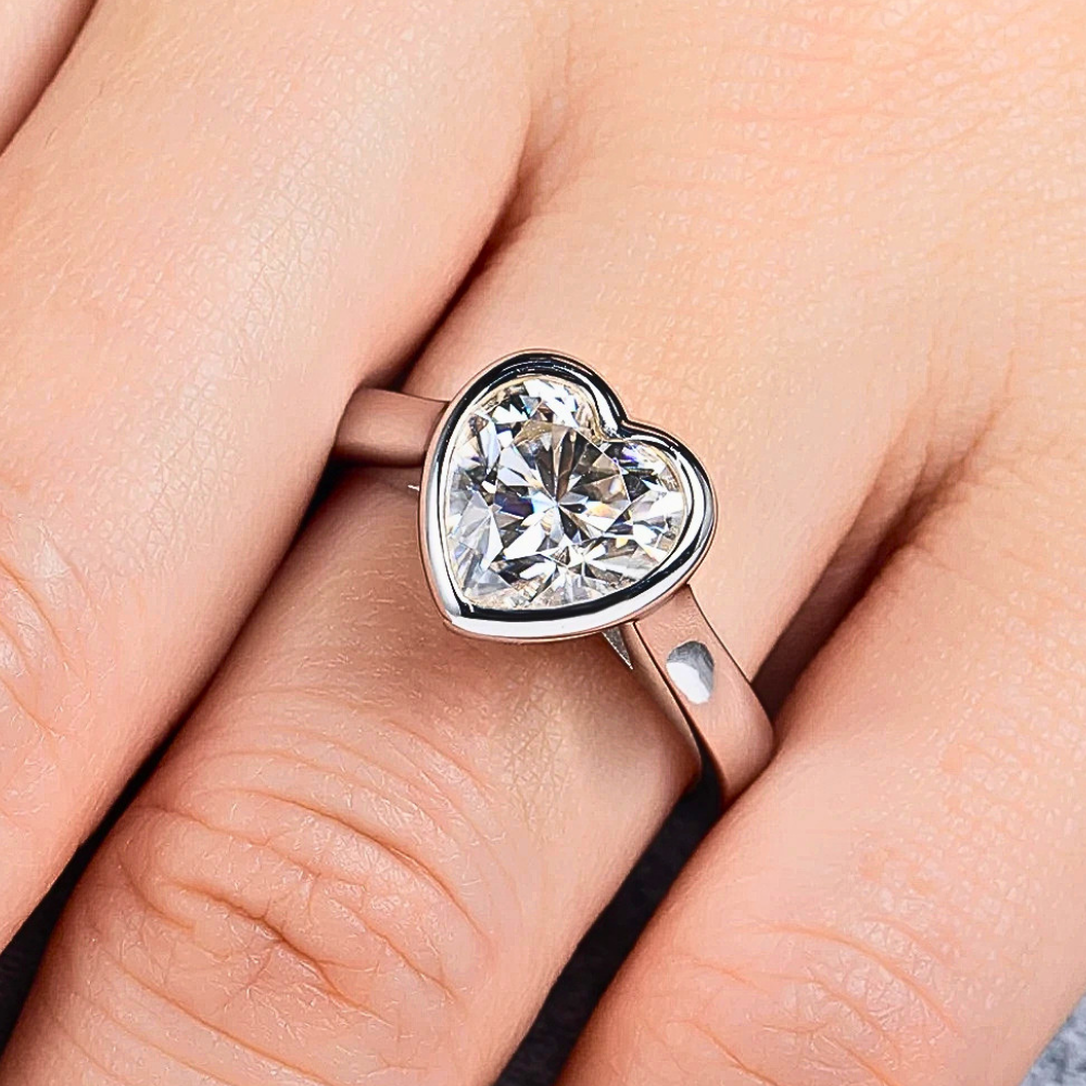 Solitario con Moissanite a Cuore di ct 3,00